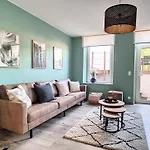 Cosy Et Familial Avec Terrasse 아파트 *