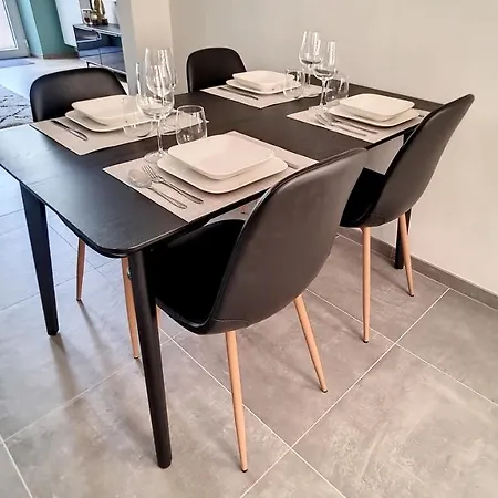 Cosy Et Familial Avec Terrasse 아파트 *